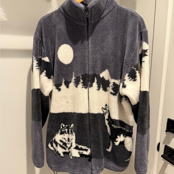 Wolf Print Fleece sweater - Picture 1 of 3